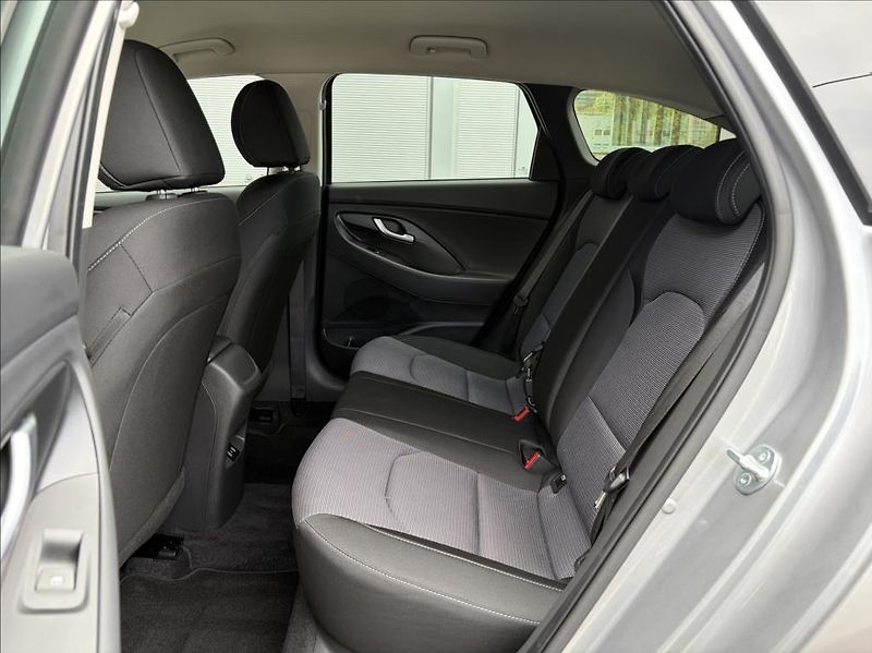 Hyundai i30 1,5 i  WG FL Family Climate - fotka 10 z 22