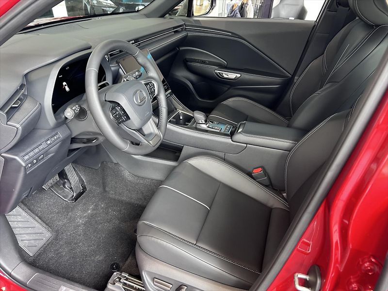 Lexus LBX (2025) 1,5   Relax Tech - fotka 8 z 9