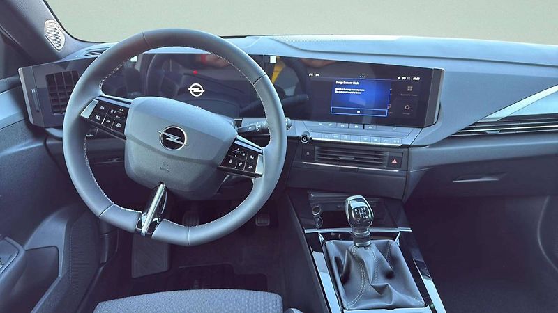 Opel Astra Edition HB 1.2 TURBO (96kW/130 - fotka 15 z 23