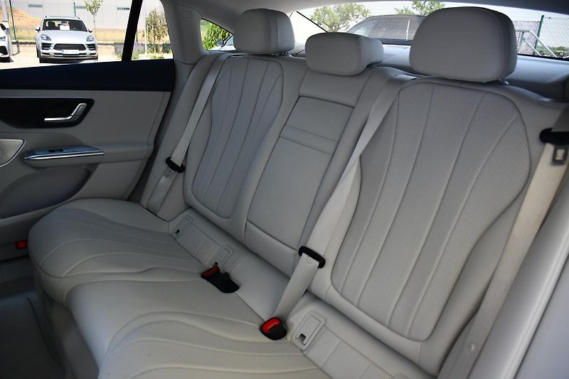 Mercedes-Benz EQE 350 4MATIC 4L-ZÁRUKA  - fotka 20 z 58