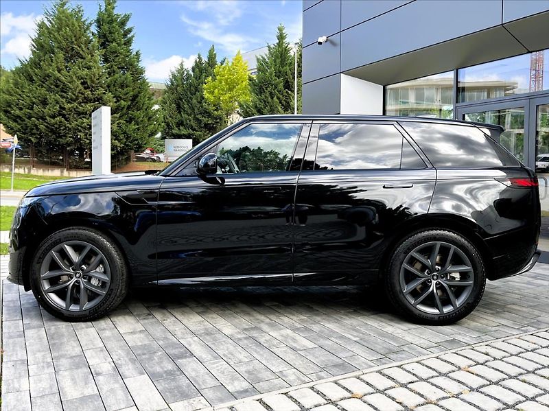 Land Rover Range Rover Sport (2026) 3,0 D300 DYNAMIC SE - fotka 2 z 32
