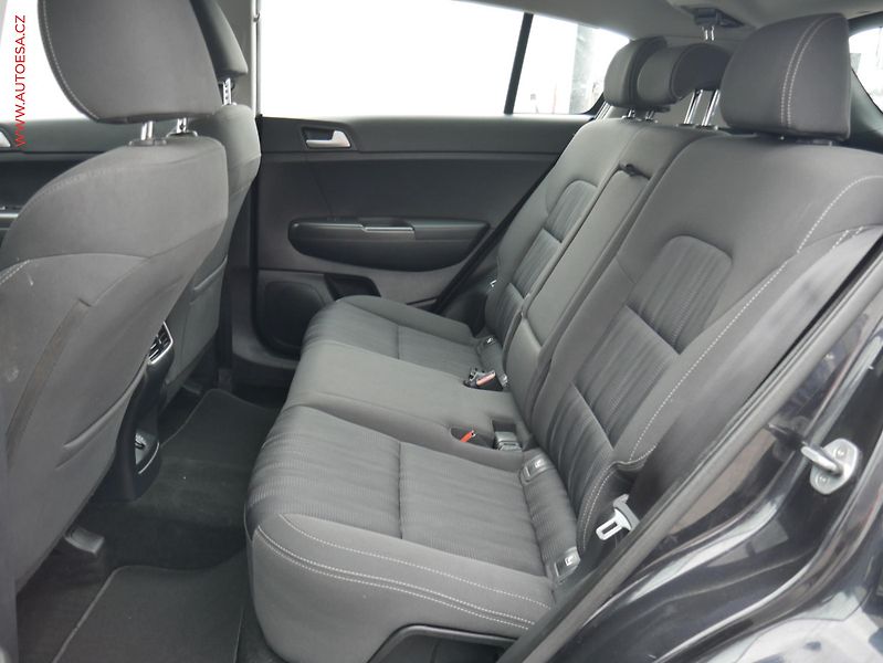 Kia Sportage (2018) 1.6GDi, ČR, Navi, TZ - fotka 10 z 23