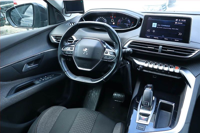 Peugeot 5008 (2018) 1.6 BlueHDi, Automat, 7 míst - fotka 7 z 27