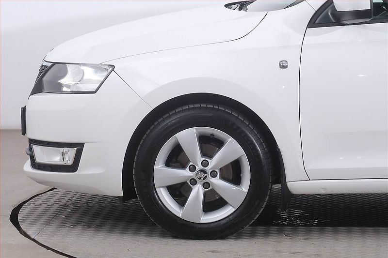 Škoda Rapid (2014) Spaceback 1.2 TSI, Serv.kniha - fotka 15 z 21