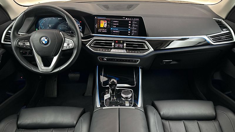 BMW X5 45e AUT xDrive - fotka 8 z 33