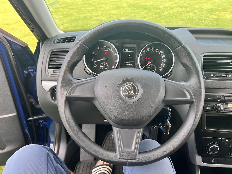 Škoda Yeti 1.2TSI 77KW,KLIMA,ESP,ASR,CD - fotka 34 z 40