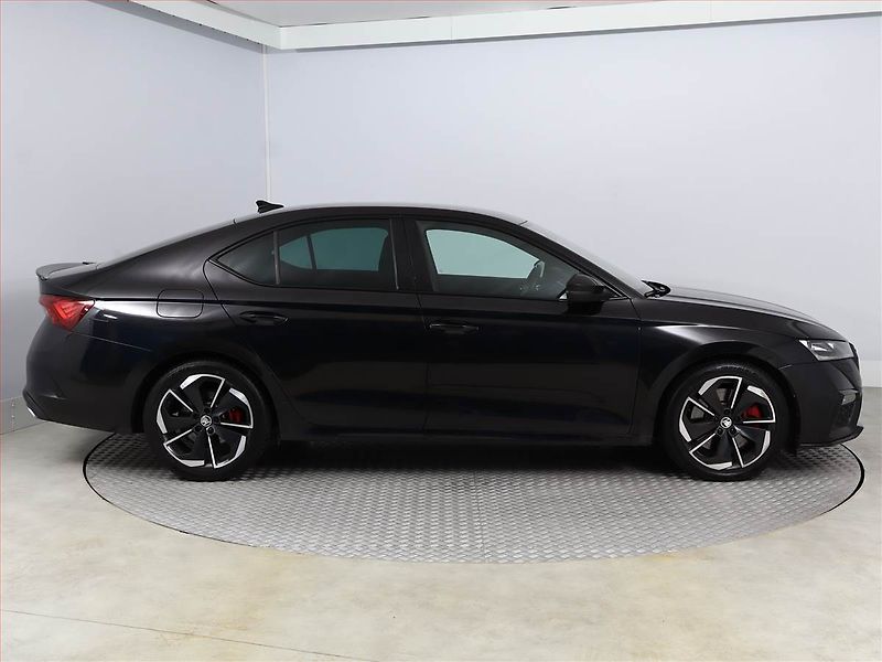 Škoda Octavia (2021) RS 2.0 TSI - fotka 6 z 21