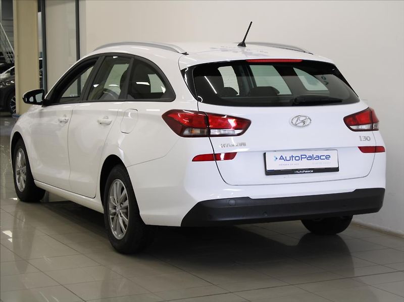 Hyundai i30 1,0 T-GDi 88kW 1.maj.ČR 40tkm! - fotka 3 z 19