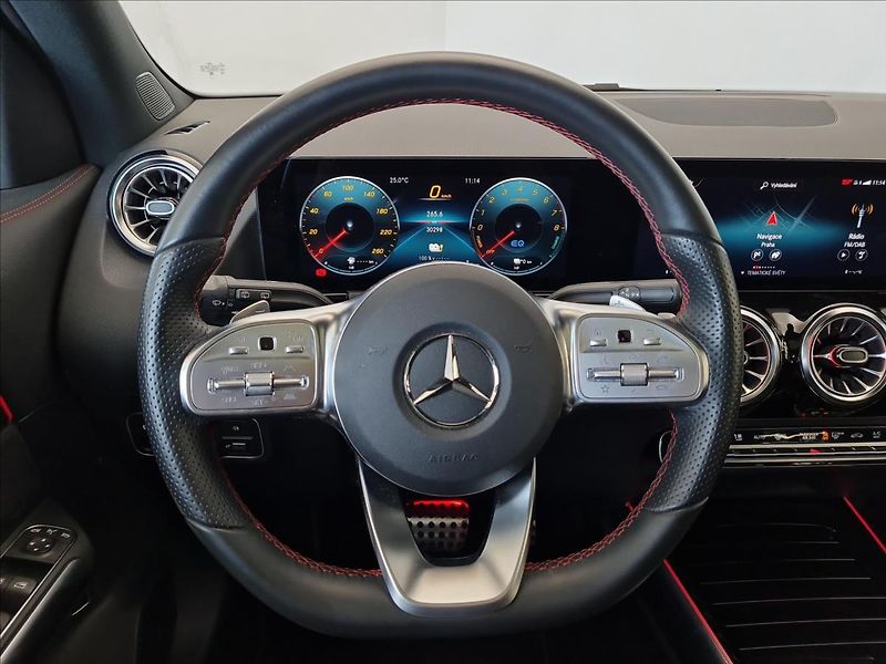 Mercedes-Benz GLA 250e AMG Line Night - fotka 10 z 21