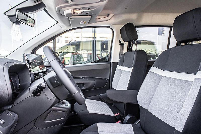 Citroën Berlingo (2026) 1,2 PLUS benzín 110k + STYL - fotka 14 z 20