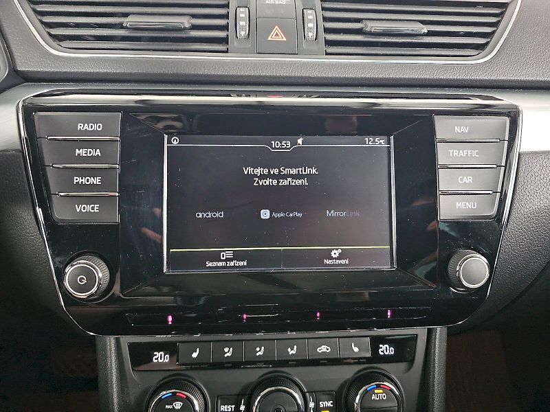 Škoda Superb (2016) 2.0TDi 110kW DSG AMBITION PLUS - fotka 15 z 26