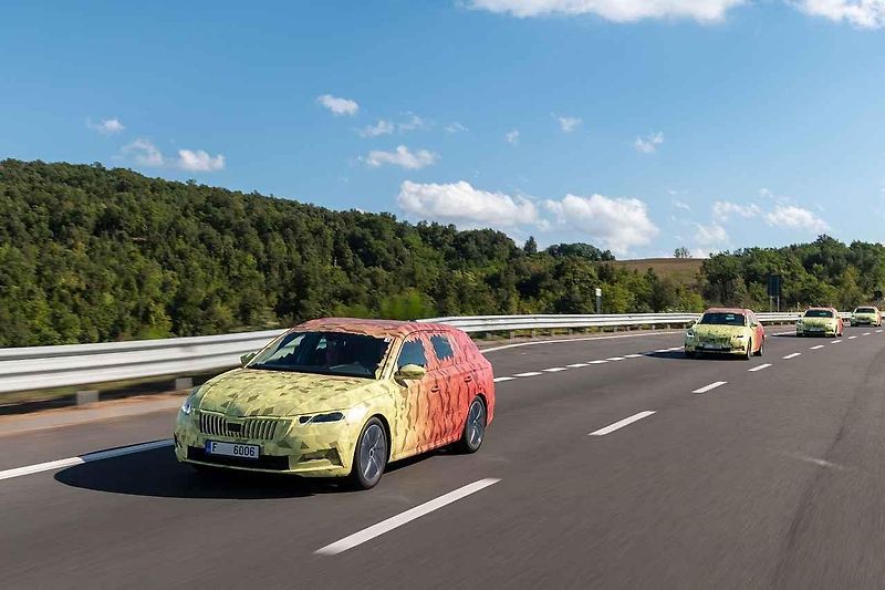 Škoda Octavia Combi IV se zatím skrývá pod kamufláží