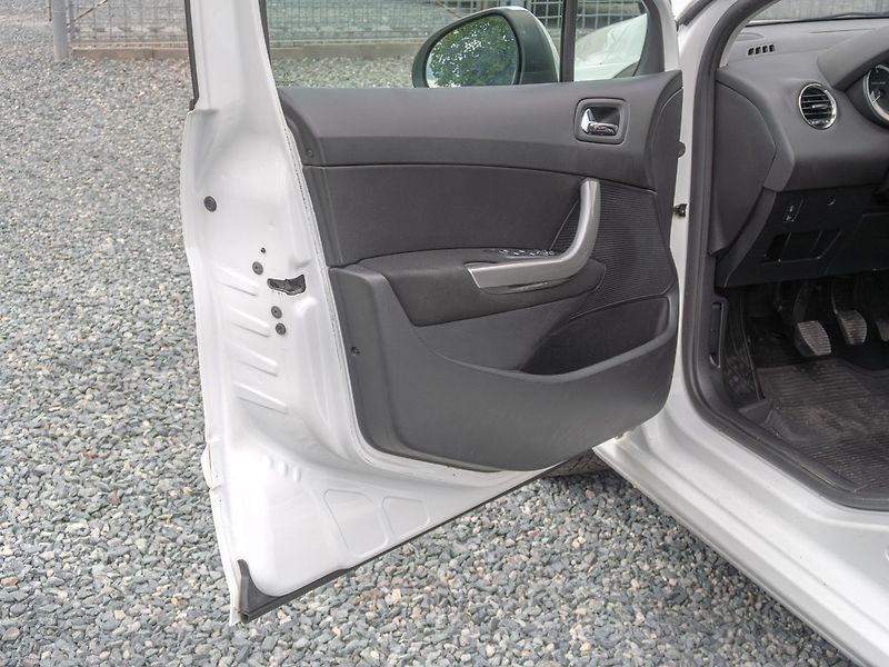 Peugeot 308 (2013) ČR 1.6HDI – 18.12.2013 - fotka 10 z 43