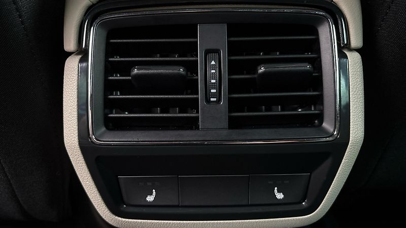 Škoda Karoq 2.0 TDI DSG Style - fotka 20 z 26