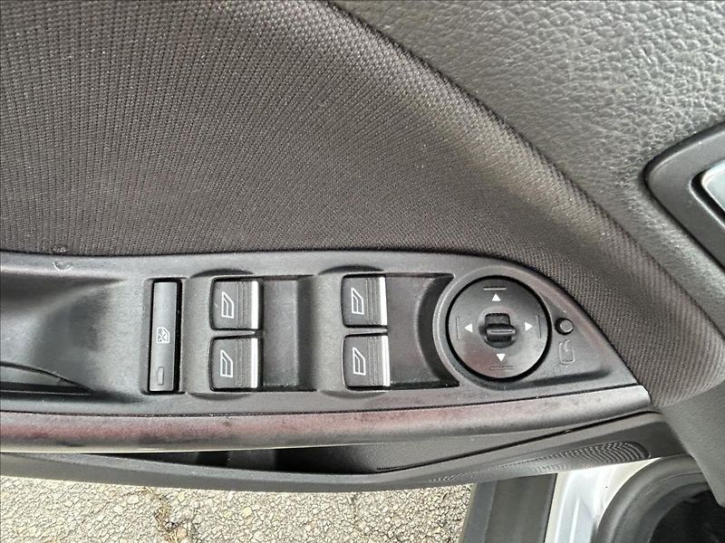 Ford Focus 1,5 TDCi 88kW,Xenon,Navi,Výhře - fotka 4 z 38