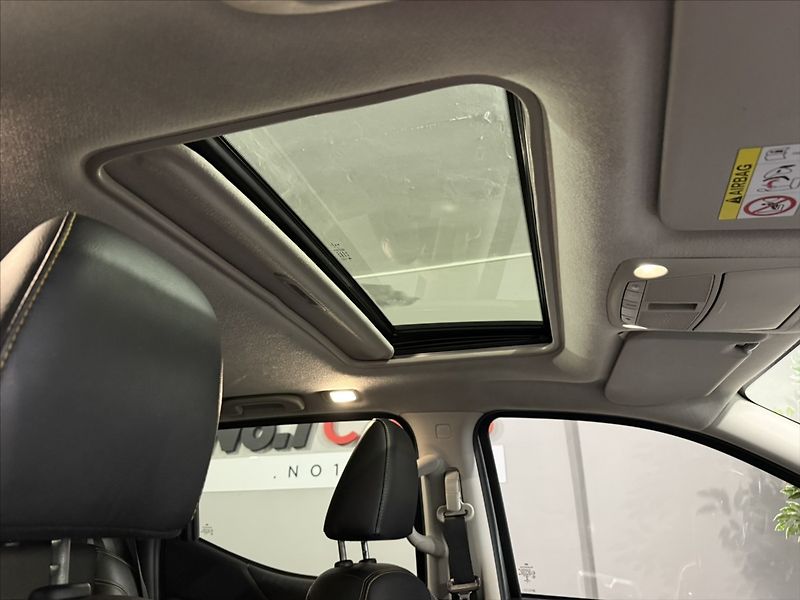Nissan Navara 2,3   D TEKNA AT DOUBLE DPH - fotka 23 z 30