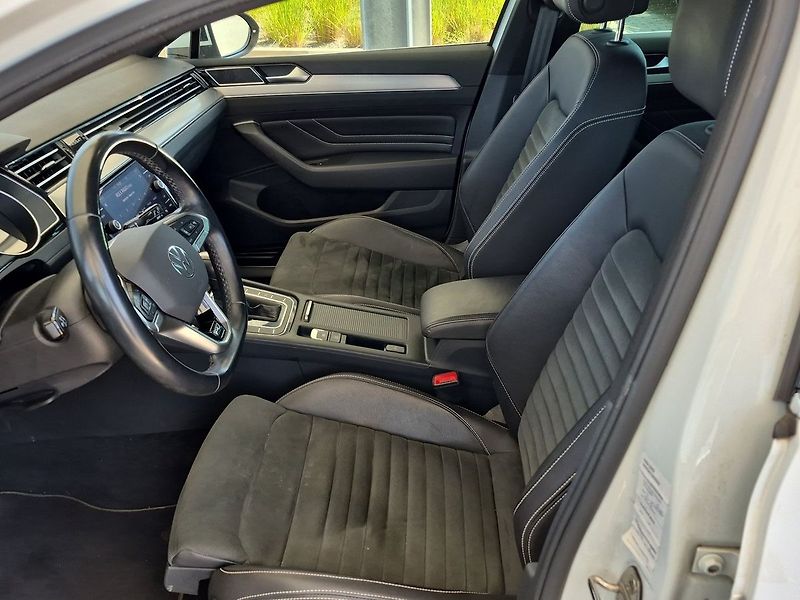 Volkswagen Passat Variant R-Line - fotka 10 z 31