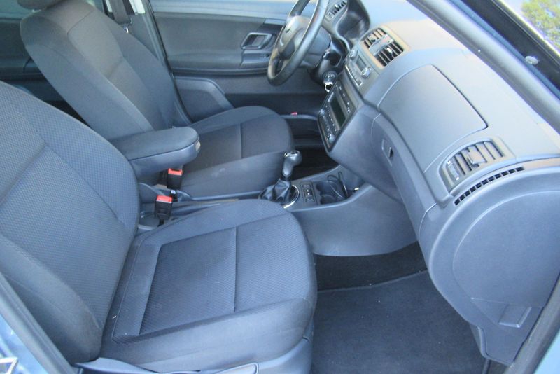 Škoda Fabia 1.2 TSi AUT. KLIMA TEMPOMAT - fotka 16 z 31
