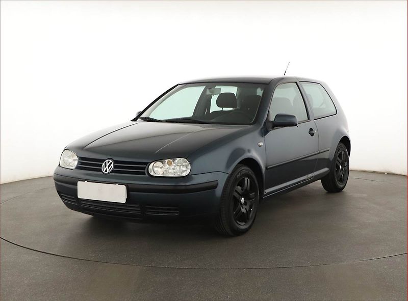 Volkswagen Golf (2002) 1.4 16V, nová STK, Tažné - fotka 2 z 11