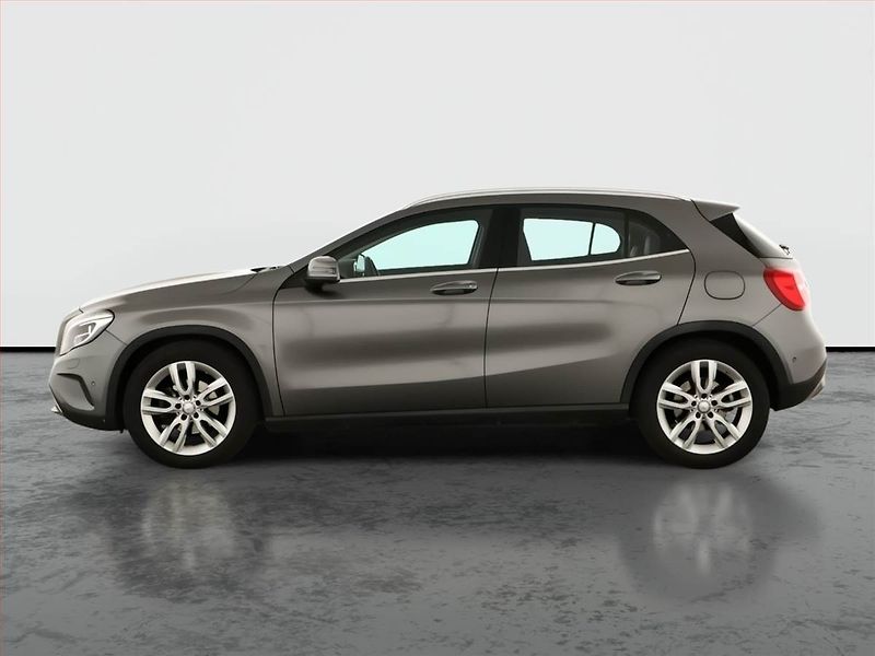 Mercedes-Benz GLA (2014) 220 CDI 4MATIC, 4X4 - fotka 3 z 17