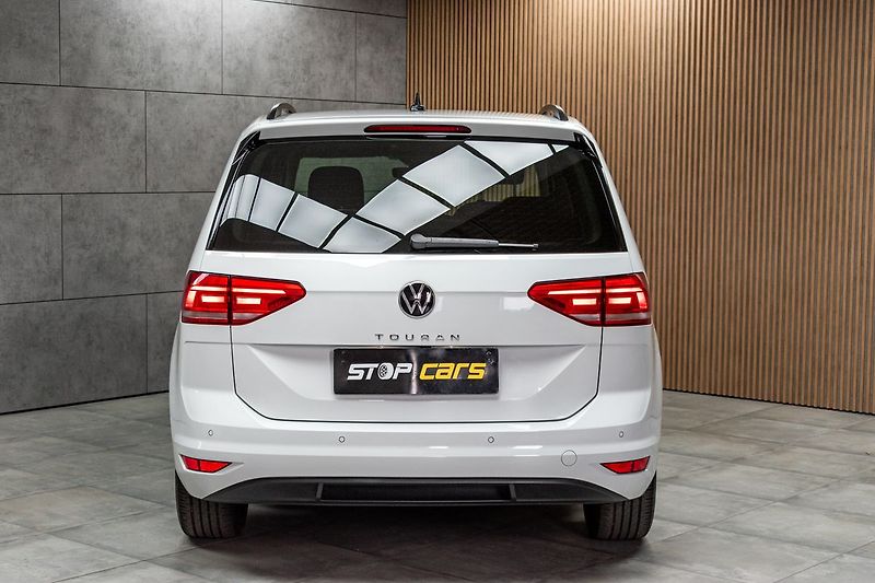 Volkswagen Touran 1.5 TSI TAŽNÉ*7.MÍST*DPH*ČR 1M - fotka 5 z 46