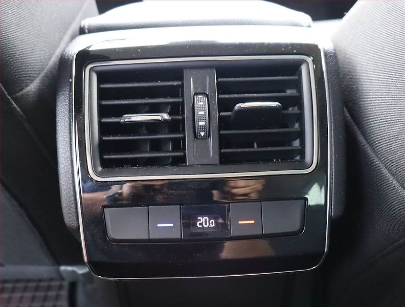 Škoda Superb (2022) 2.0 TDI - fotka 26 z 29