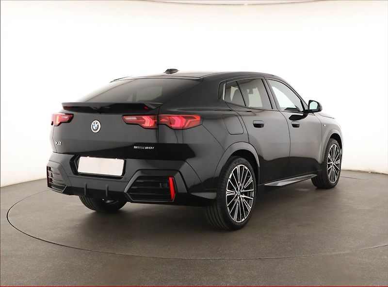 BMW X2 (2024) sDrive20i - fotka 5 z 20