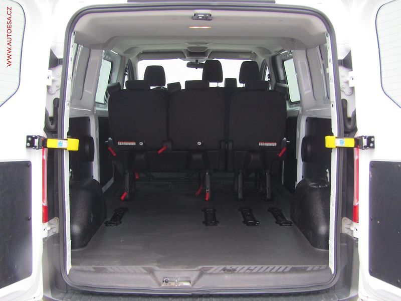 Ford Transit Custom (2017) 2.0TDCi L2 6míst, 2.maj,ČR - fotka 7 z 15