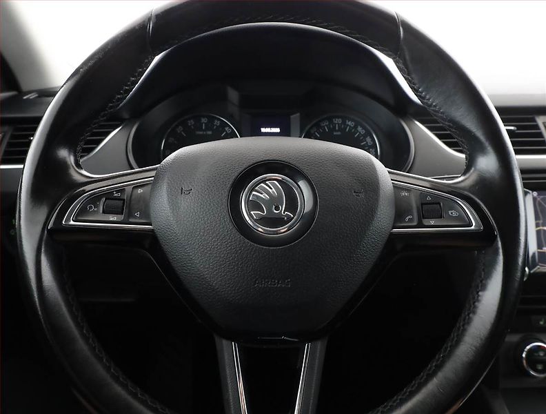 Škoda Octavia (2016) 2.0 TDI, Navi, Tempomat - fotka 8 z 18