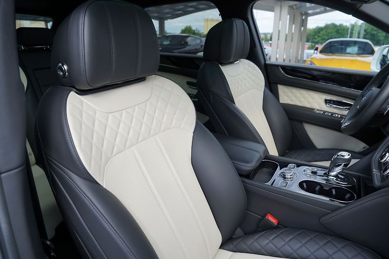 Bentley Bentayga 4.0i V8, Mulliner, ČR, DPH - fotka 34 z 51