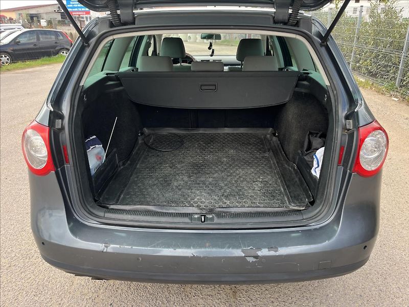 Volkswagen Passat 1,9 TDi KLIMA ROZVODY - fotka 30 z 32