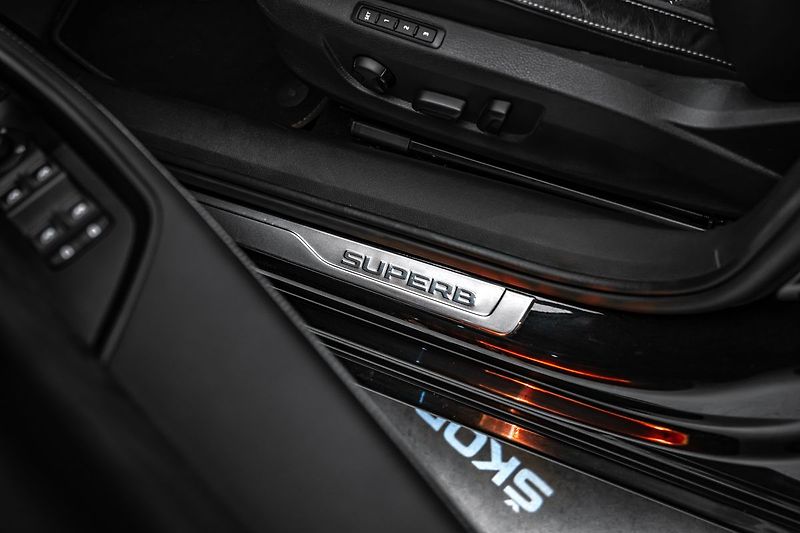 Škoda Superb Sportline - fotka 19 z 25