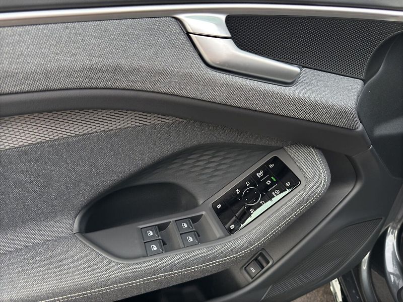 Audi A6 TDI q S-Line NezTop Matrix 360 - fotka 6 z 14