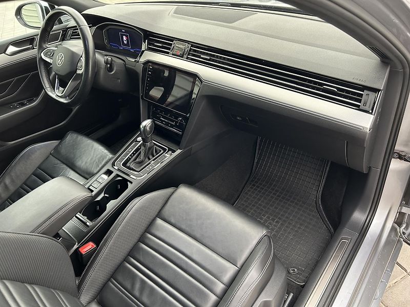 Volkswagen Passat 2.0 TDI 4x4 R-Line - fotka 29 z 31