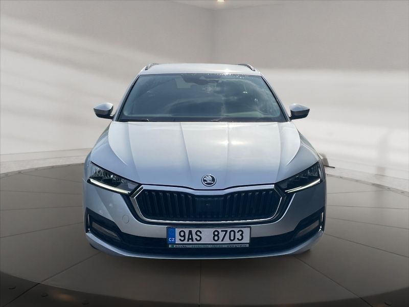 Škoda Octavia 2,0 TDI Ambition 4x4 DSG - fotka 2 z 11