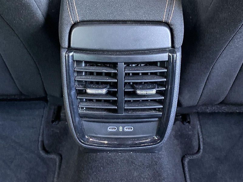 Škoda Kamiq (2025) 1.0 TSI Top Selection - fotka 26 z 33