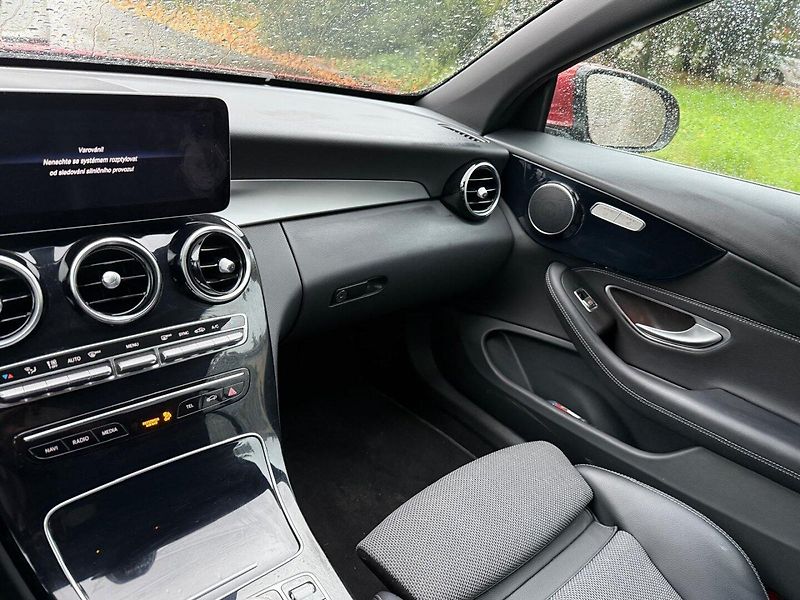 Mercedes-Benz Třídy C (2021) C 300 190 Kw 4 MATIC - fotka 17 z 24