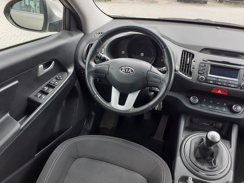 Kia Sportage (2011) 2.0 GDi 4x4 ČR - fotka 8 z 32