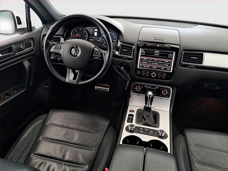 Volkswagen Touareg (2012) 3.0 TDI, 4X4, Automat - fotka 7 z 21