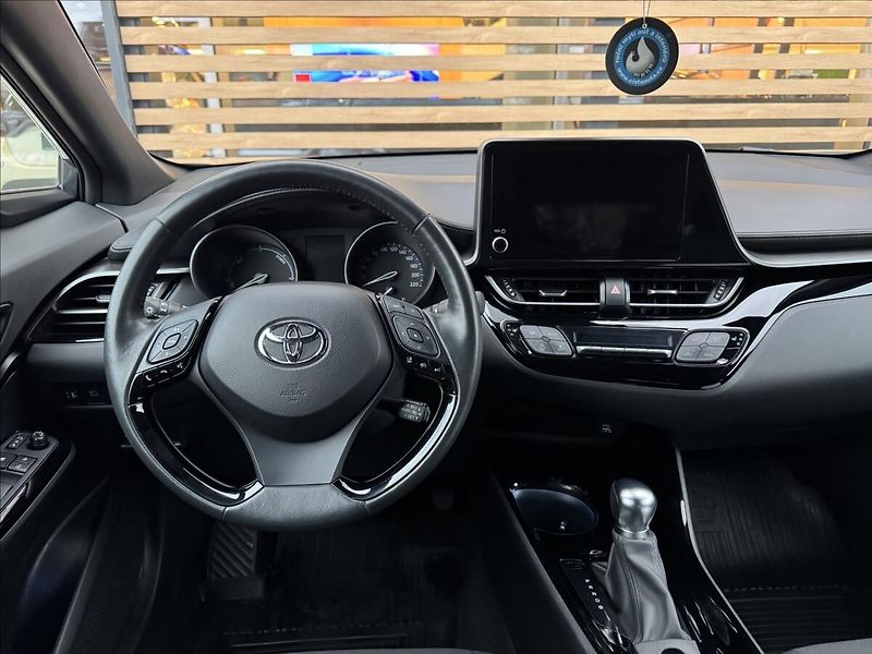Toyota C-HR 1,8 STYLE - fotka 5 z 17