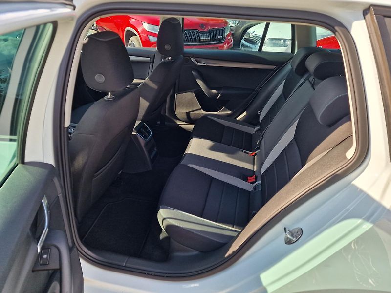 Škoda Octavia 1,6TDI JOY 81KW - fotka 8 z 16
