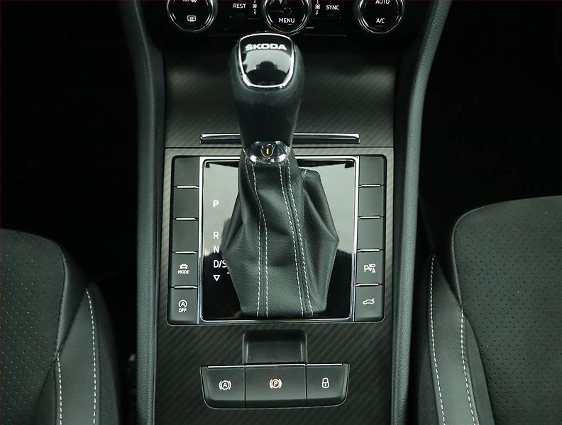 Škoda Superb (2023) Sportline 2.0 TDI - fotka 13 z 18