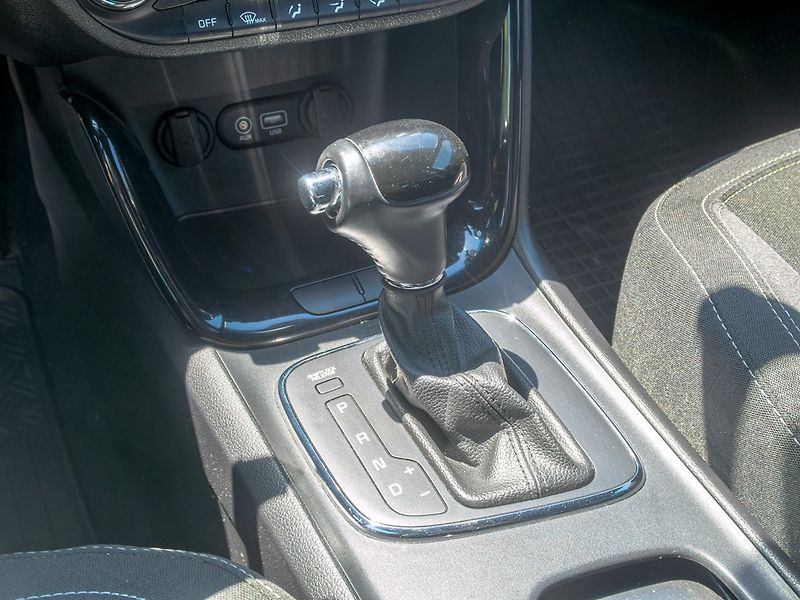 Kia Ceed (2017) GT Line 1.6D 100KW MAT – NAVI - fotka 31 z 50