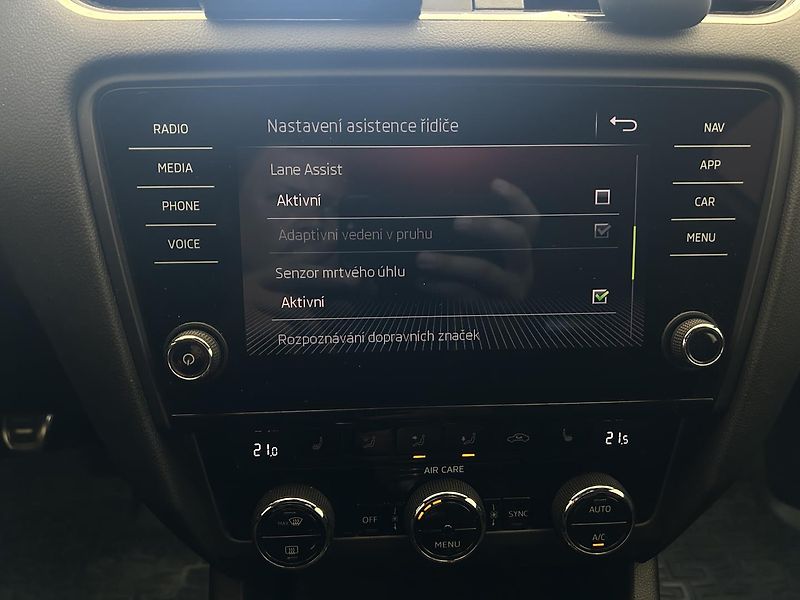 Škoda Octavia 2.0 TDI RS - fotka 14 z 25