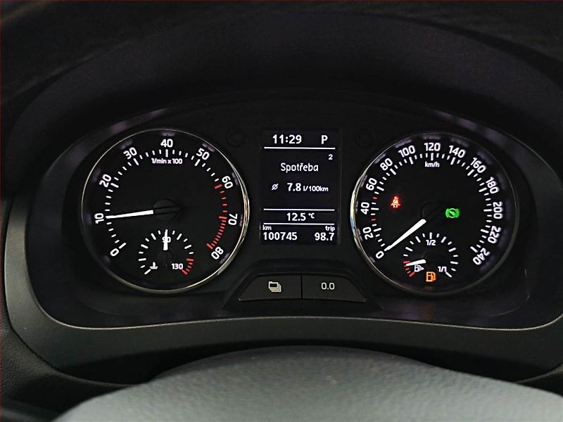 Škoda Rapid (2013) Elegance 1.4 TSI, Automat - fotka 10 z 15