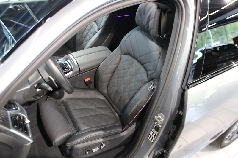 BMW X5 xDrive30d M Sport Pro DAProf/3 - fotka 11 z 34
