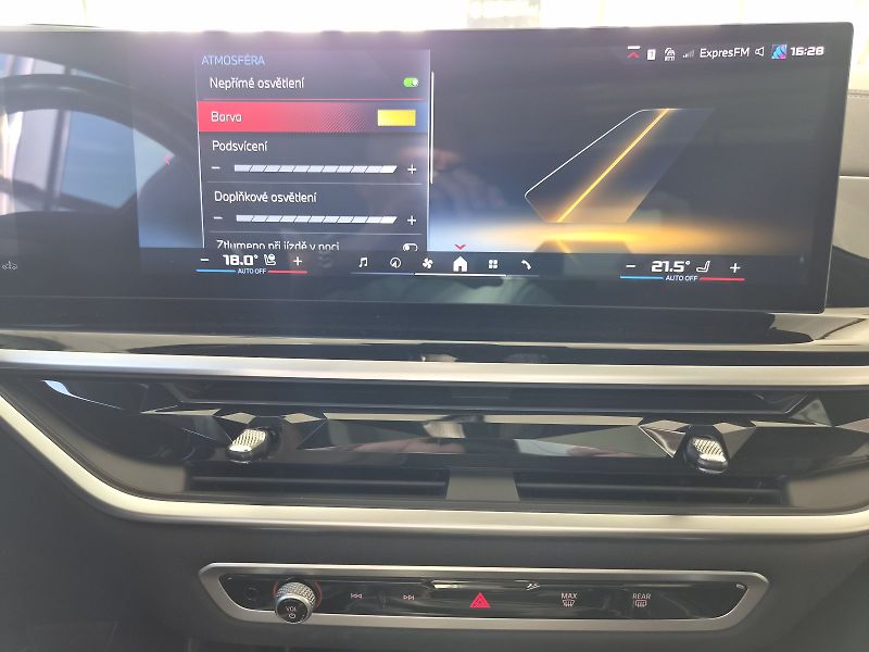 BMW X6 M60i xDrive - fotka 33 z 40