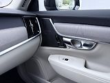 Volvo V90 T8 AWD ULTRA *VZDUCH* + kola - náhled 26