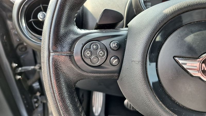 Mini Cooper 2,0 SD ALL4 - fotka 14 z 25