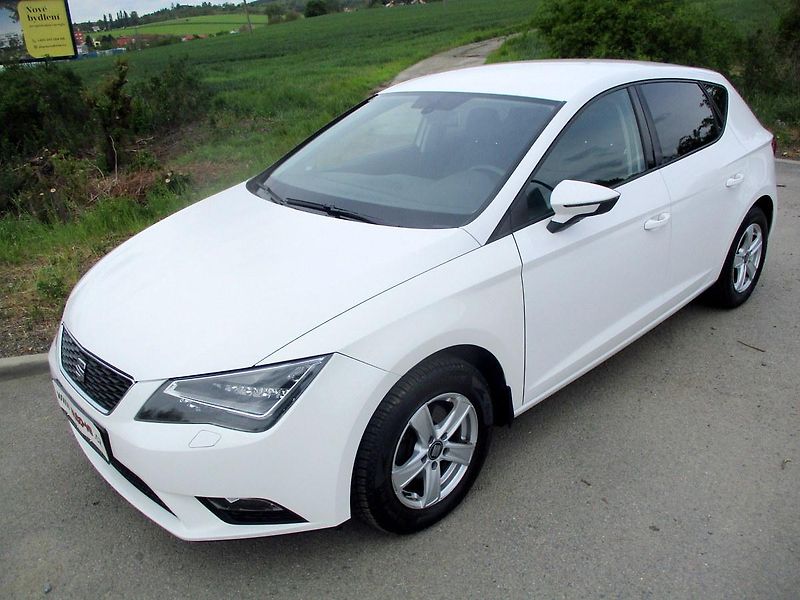 Seat Leon 1,2TSi 77kW STYLE FULL LED - fotka 2 z 48